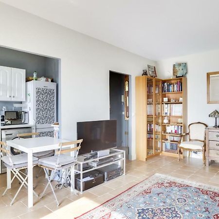 Charming Apartment With Terrace By Weekome Parijs Buitenkant foto