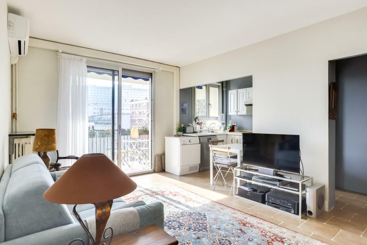 Charming Apartment With Terrace By Weekome Parijs Buitenkant foto